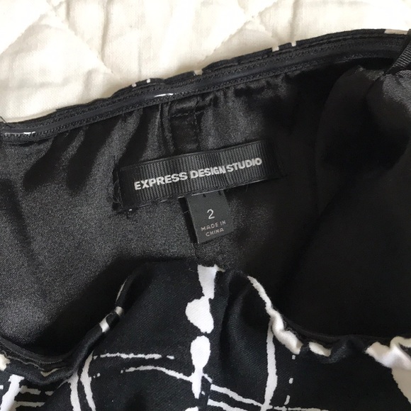EXPRESS - Strapless Dress - Size 2 (fits like a 0) - Picture 4 of 4